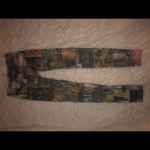 Wet Seal NYC Printed Scene Stretchy Leggings